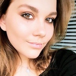 Meet your Posher, Amelia lee